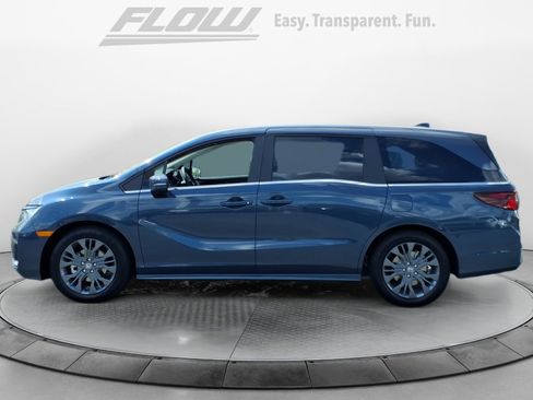 New 2026 Honda Odyssey Touring image 4