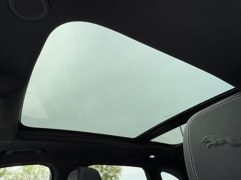 Used 2026 Jaguar F-PACE R-Dynamic S AWD/4WD image 25
