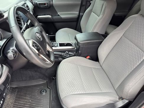 Used 2022 Toyota Tacoma SR5 w/ Technology Package image 19