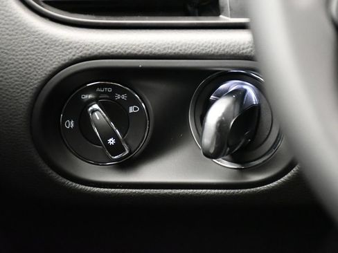 Certified 2026 Porsche Macan AWD/4WD image 25