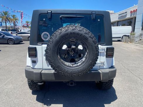 Used 2013 Jeep Wrangler Sport AWD/4WD image 7