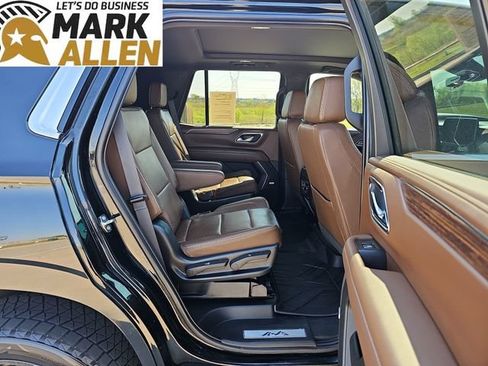 Used 2023 Chevrolet Tahoe High Country w/ Premium Package 2 AWD/4WD image 28