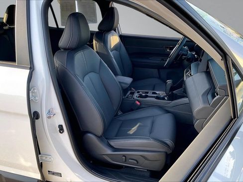 Certified 2026 Subaru Outback Touring AWD/4WD image 7