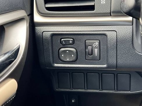 Used 2017 Lexus CT 200h FWD image 35