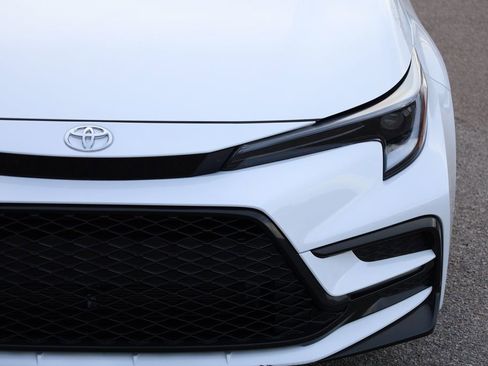 Used 2025 Toyota Corolla SE image 16