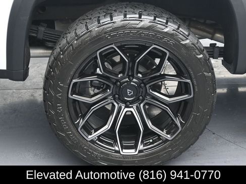 Used 2025 Chevrolet Silverado 1500 ZR2 w/ Technology Package AWD/4WD image 5