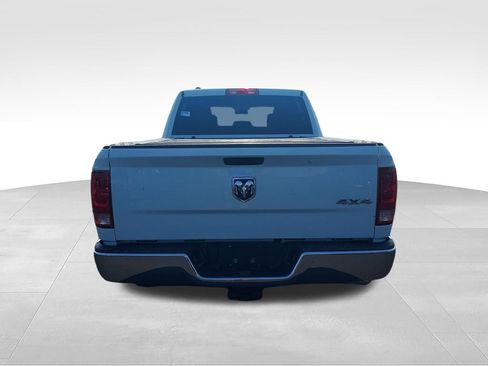 Used 2022 RAM 1500 4x4 Crew Cab Classic w/ Chrome Appearance Group image 4