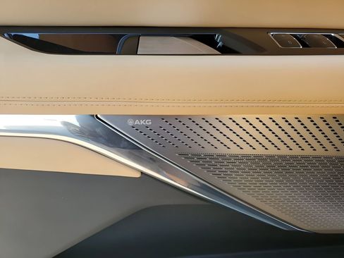 New 2026 Cadillac Escalade IQ Sport 2 w/ LPO, ONYX Package AWD/4WD image 33