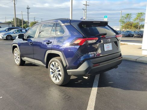 Used 2023 Toyota RAV4 XLE Premium image 4