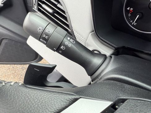 Used 2025 Subaru Legacy Premium image 32