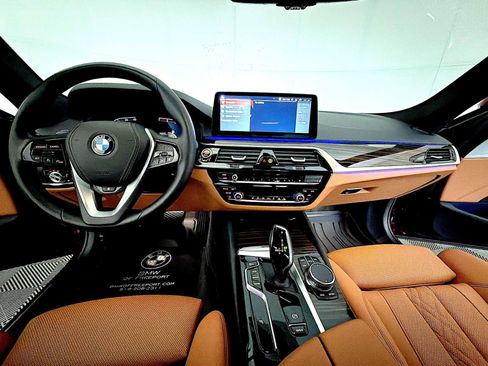 Certified 2023 BMW 530i xDrive w/ Convenience Package AWD/4WD image 14