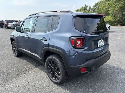Used 2023 Jeep Renegade Altitude w/ Sun/Sound Group AWD/4WD image 7