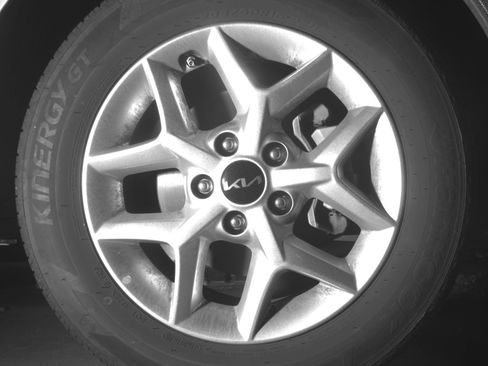 Used 2025 Kia Soul LX w/ LX Technology Package FWD image 13