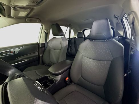 Certified 2025 Toyota RAV4 XLE image 19