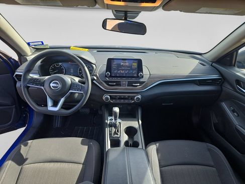 Used 2025 Nissan Altima 2.5 SV FWD image 22