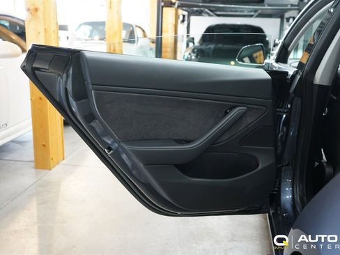 Used 2018 Tesla Model 3 Long Range image 22