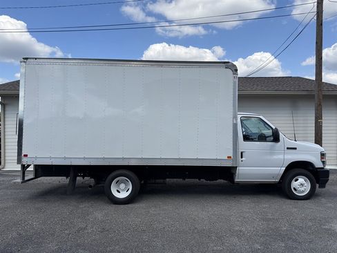 Used 2023 Ford E-350 and Econoline 350 Super Duty w/ Power Windows & Locks Group image 1