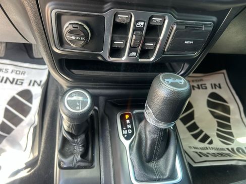 Used 2019 Jeep Wrangler Unlimited Sport S AWD/4WD image 19