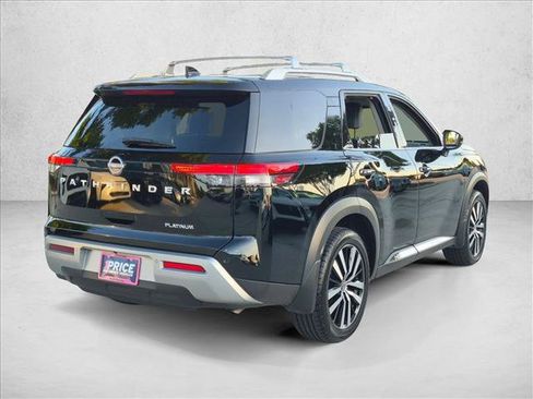 Used 2024 Nissan Pathfinder Platinum FWD image 5