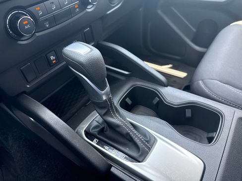 Used 2025 Nissan Frontier SV RWD image 26