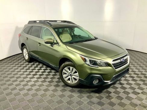 Used 2019 Subaru Outback 2.5i Premium image 3