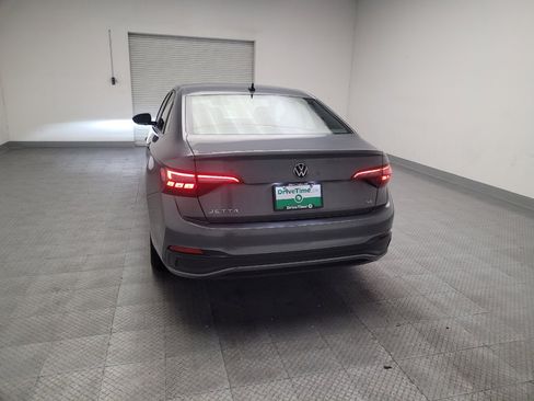 Used 2024 Volkswagen Jetta SE FWD image 6