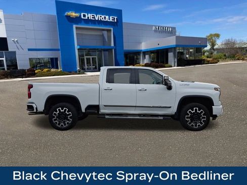 Used 2024 Chevrolet Silverado 2500 High Country image 10