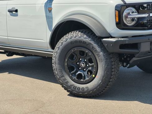 New 2026 Ford Bronco Badlands w/ Wildtrak Package AWD/4WD image 2