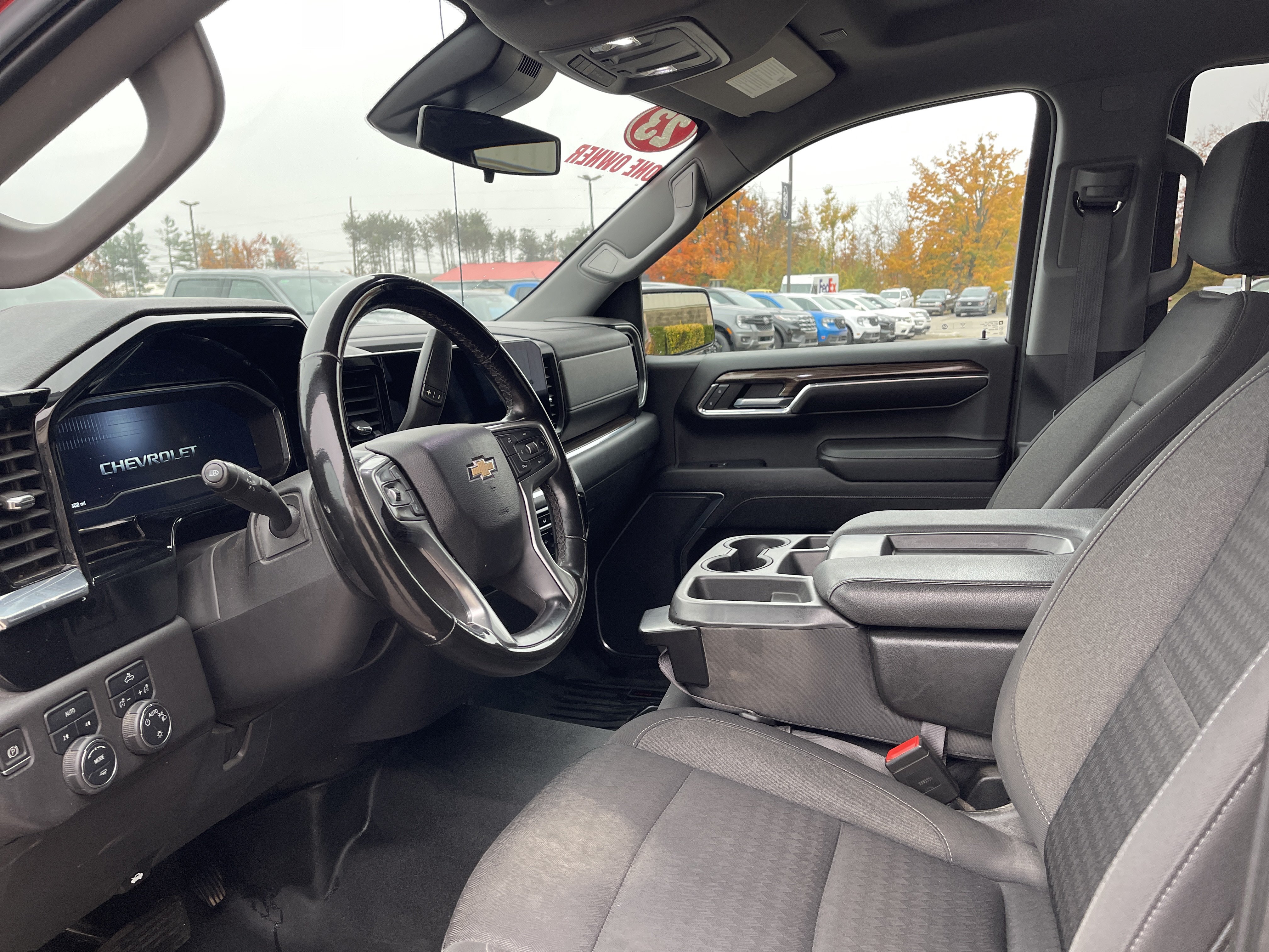 Used 2023 Chevrolet Silverado 1500 LT AWD/4WD image 10