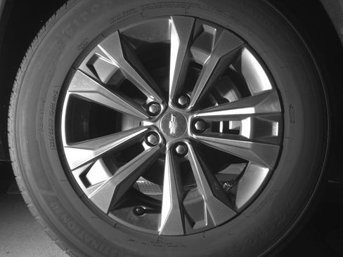 Used 2025 Chevrolet Equinox LT FWD image 13