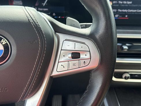 Used 2023 BMW X7 xDrive40i w/ Premium Package image 25