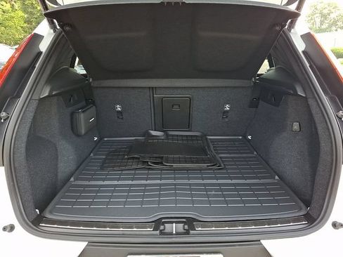 Certified 2023 Volvo XC40 B5 Ultimate w/ Protection Package Premier AWD/4WD image 29
