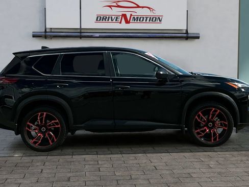 Used 2021 Nissan Rogue S image 3