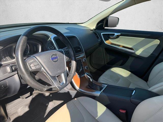 Used 2017 Volvo XC60 T5 Inscription w/ Preferred Option Package FWD image 10