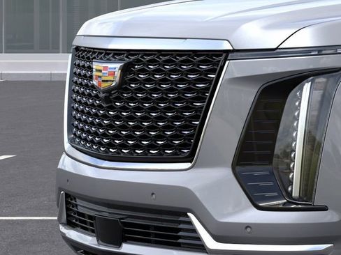 New 2026 Cadillac Escalade ESV Luxury AWD/4WD image 13