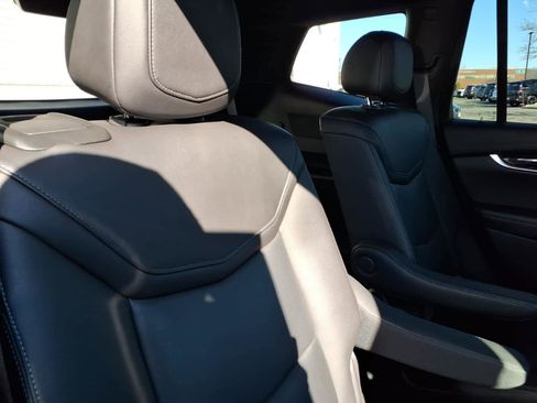 Used 2023 Cadillac XT6 Premium Luxury w/ Technology Package image 22