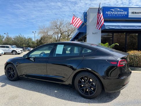 Used 2021 Tesla Model 3 Standard Range Plus image 37