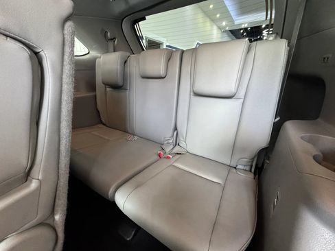 Used 2019 Toyota Highlander XLE AWD/4WD image 26