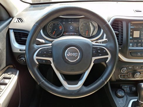 Used 2018 Jeep Cherokee Limited AWD/4WD image 20