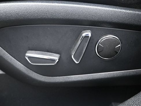 Used 2021 Lincoln Nautilus FWD image 11