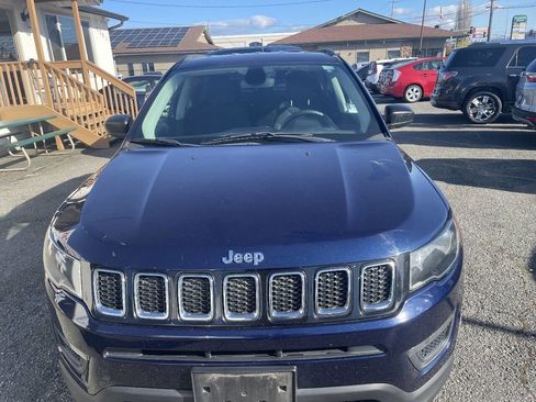 Used 2018 Jeep Compass Sport image 2