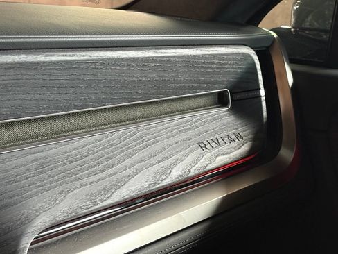 Used 2023 Rivian R1S Launch Edition AWD/4WD image 28