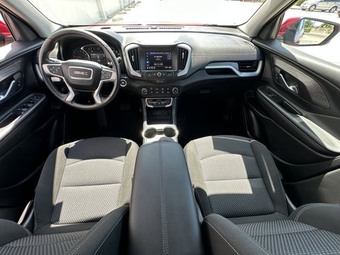 Used 2024 GMC Terrain SLE image 12