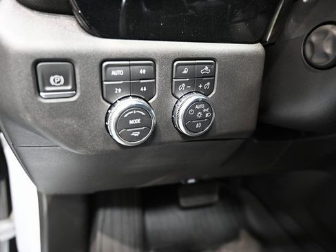 Used 2022 GMC Sierra 1500 SLT w/ SLT Convenience Package image 24