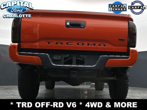 Used 2018 Toyota Tacoma TRD Off-Road w/ Technology Package AWD/4WD image 24