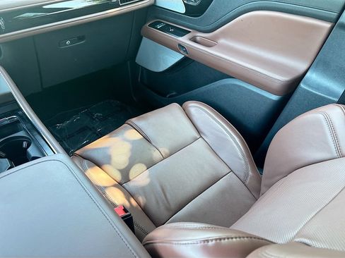 Used 2025 Lincoln Aviator Reserve w/ Equipment Group 201A AWD/4WD image 25