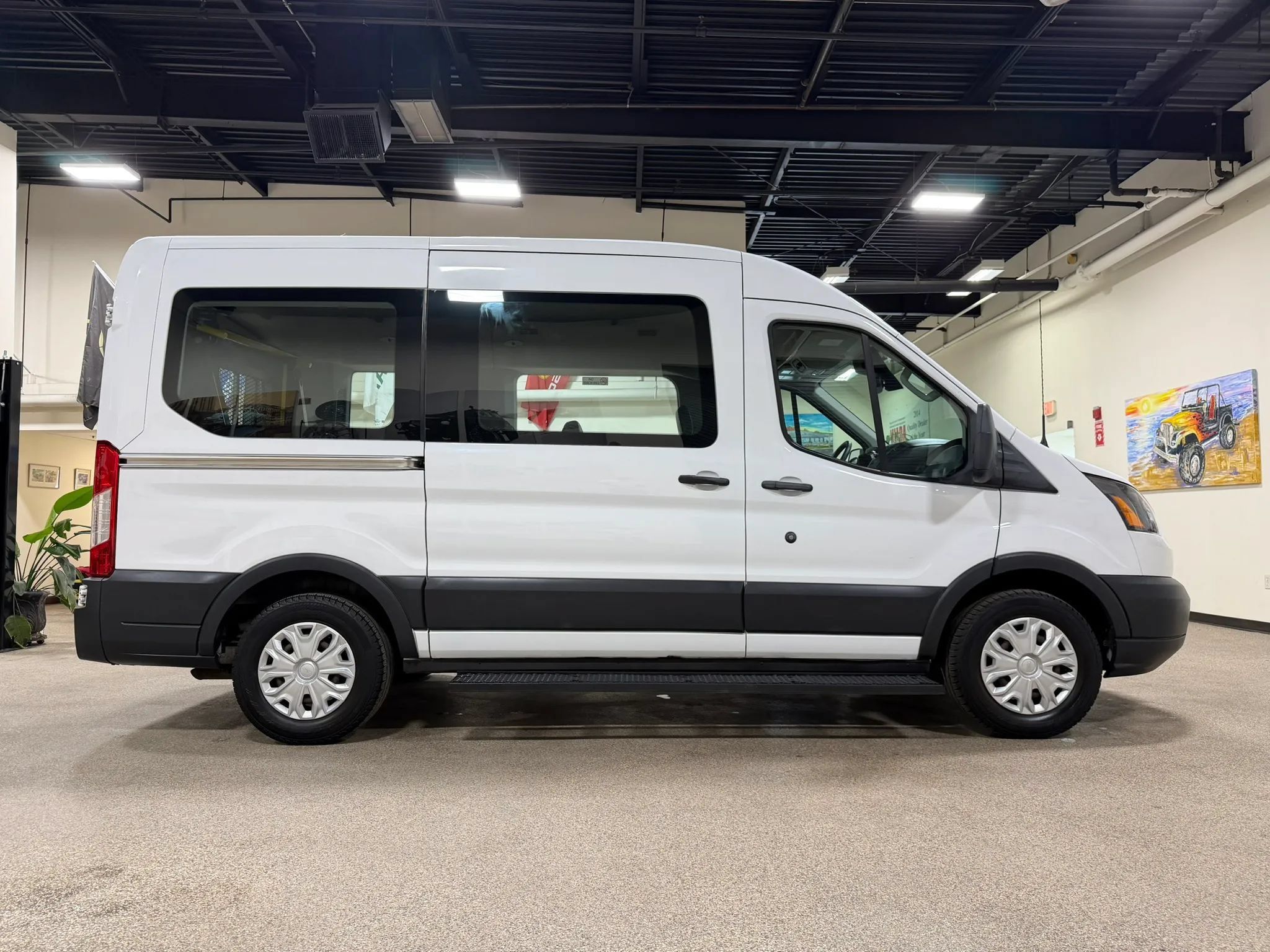 Used 2018 Ford Transit 150 XL RWD image 5