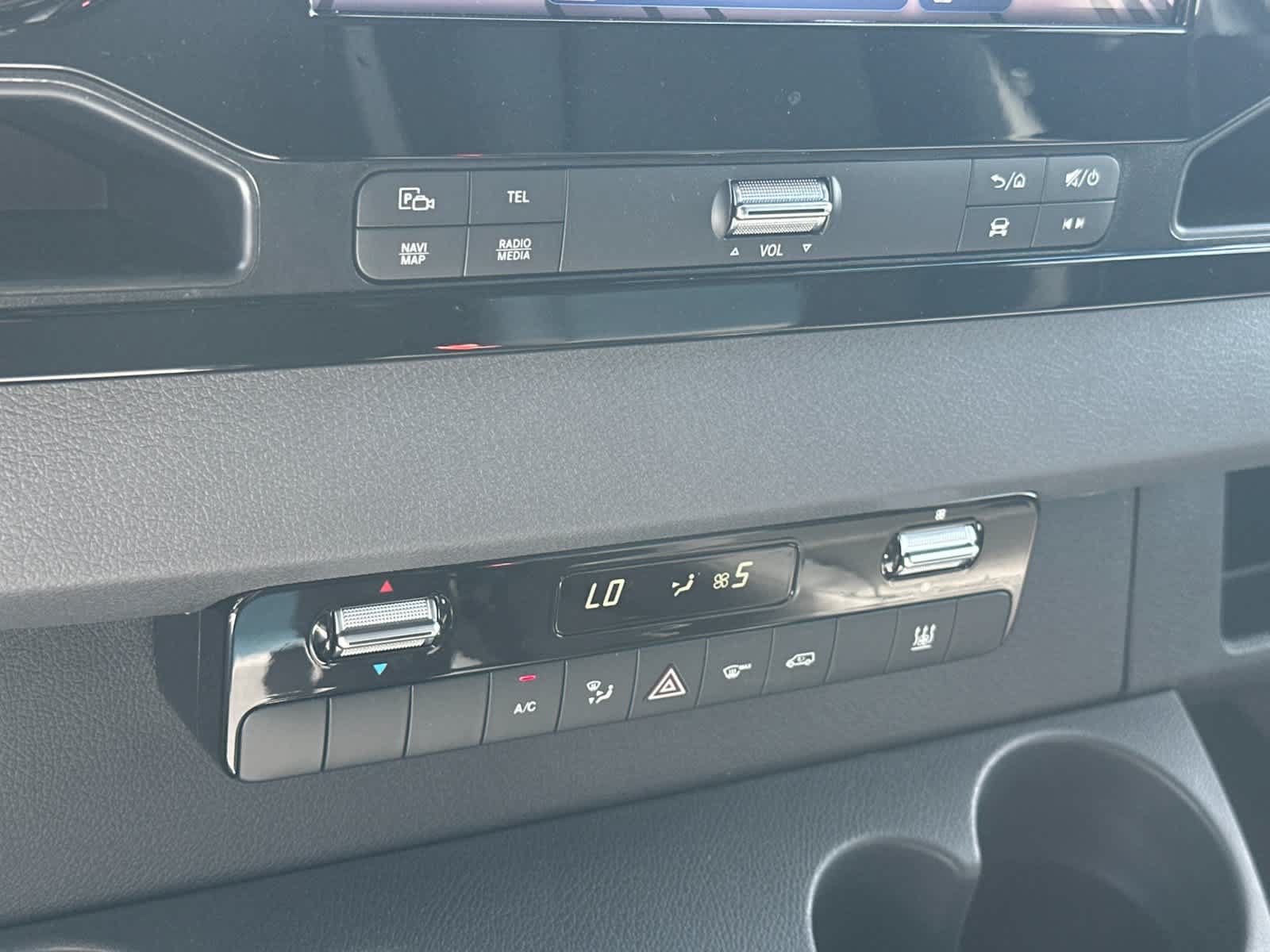 New 2025 Mercedes-Benz eSprinter 170 Cargo image 24