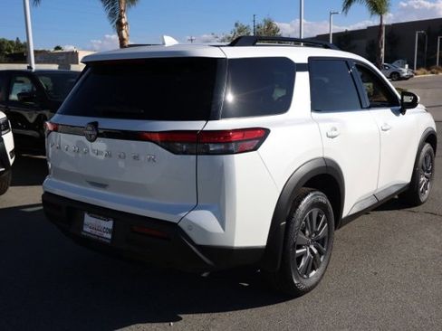 New 2025 Nissan Pathfinder SV w/ Cargo Package image 4
