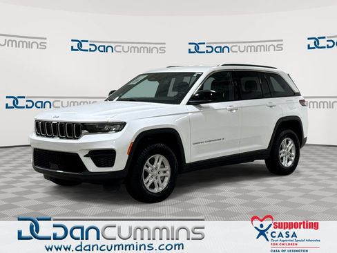 Used 2024 Jeep Grand Cherokee Laredo w/ Luxury Tech Group I AWD/4WD image 1